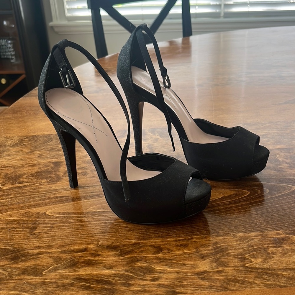 Black 5 inch High Heals with a Sparkling Stiletto Heal
